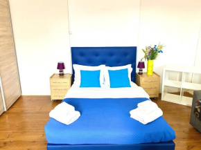 Classic Chiado 1 - Central Guest House Room with Shared Bathroom